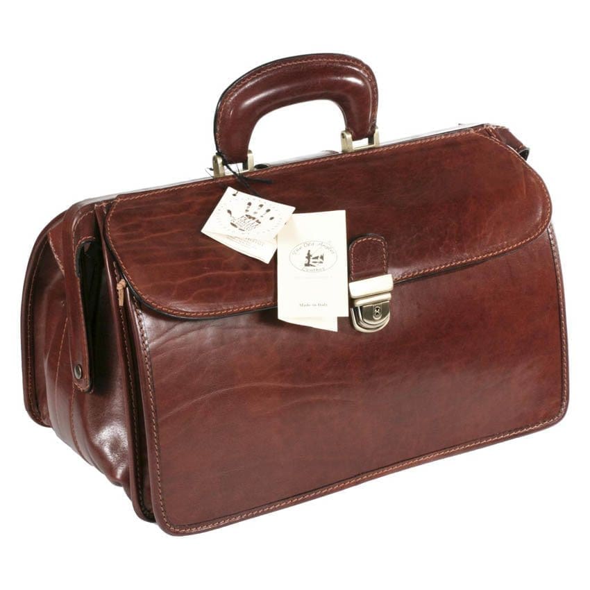 תיק דוקטור במבט מהצד