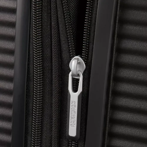 ⁦מזוודה 77 ס"מ American Tourister SOUNDBOX  32G09003 Soundbox Black⁩ – תמונה ⁦5⁩