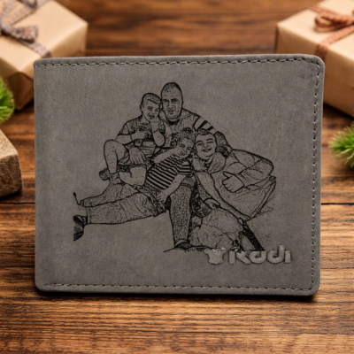 ארנק אפור לגבר עם תמונה חרוטה על עור מתנה אישית יוקרתית