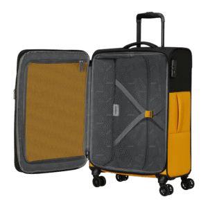 מזוודה צהובה American Tourister בגודל בינוני – דגם Daring Dash 66.5 ס"מ עם גלגלים כפולים MF749002