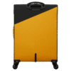 מזוודה צהובה American Tourister בגודל בינוני – דגם Daring Dash 66.5 ס"מ עם גלגלים כפולים MF749002