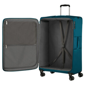 מזוודה קלה לטיסה ארוכה של סמסונייט פתוחה – תא פנימי מרווח ונוח לאריזה