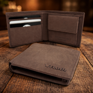 ארנק עור זמש חום לגבר פתוח וסגור מבית Rudi עם תאים לכרטיסים