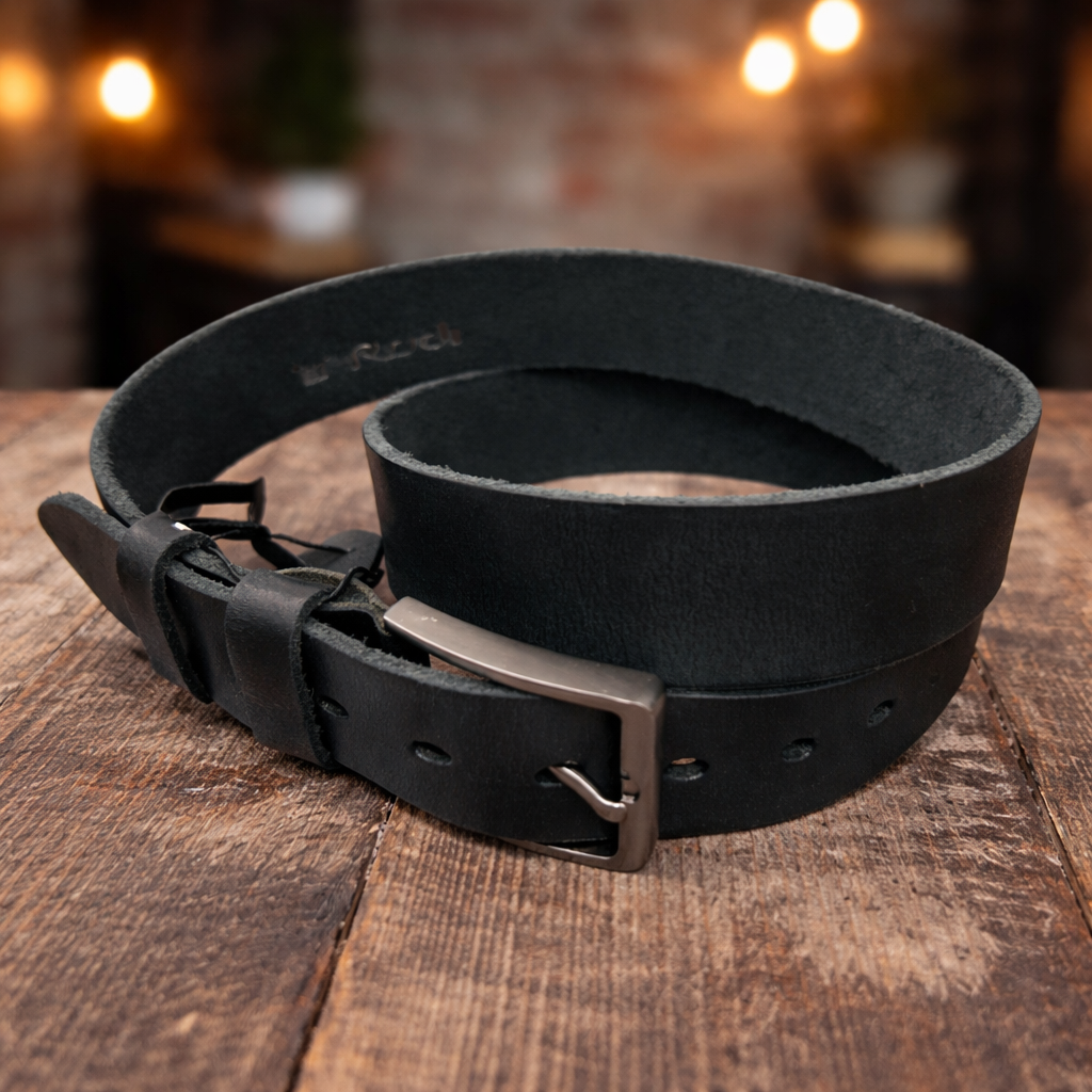 חגורת עור לגבר RUDI תקריב אבזם מתכת איכותי