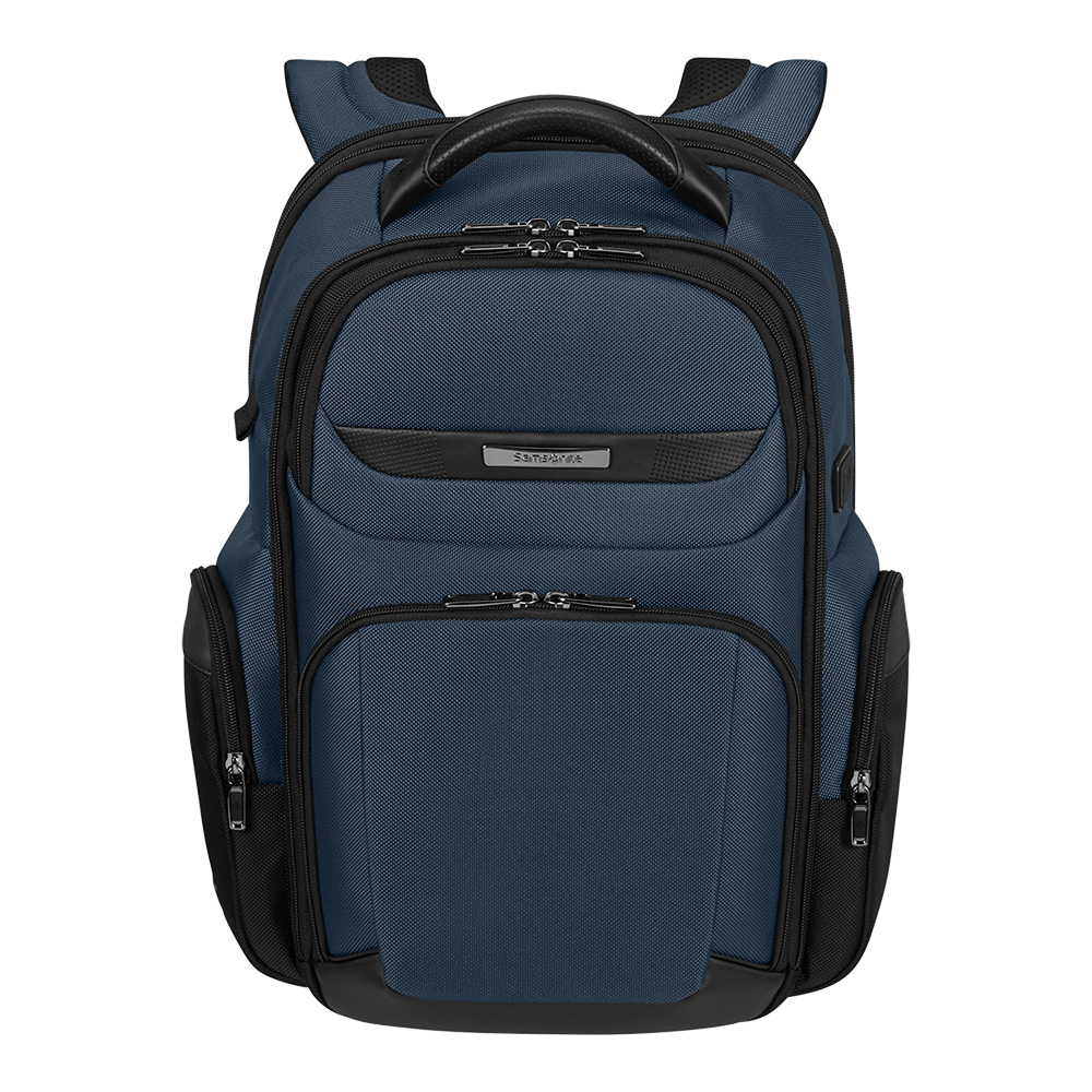 תמונה של תא המחשב והארגון הפנימי המרופד