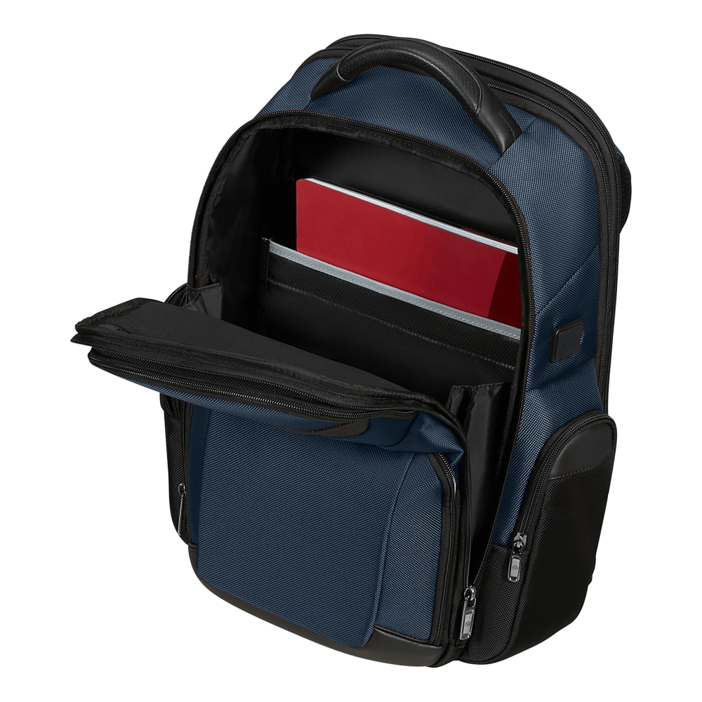 תמונה של תא הטעינה והארגון הפנימי של התיק