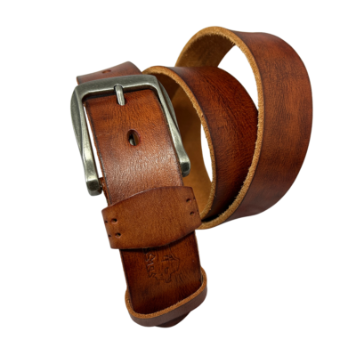 חגורת עור חומה לגבר של מותג רודי עשויה עור אמיתי עם אבזם מתכת עמיד.