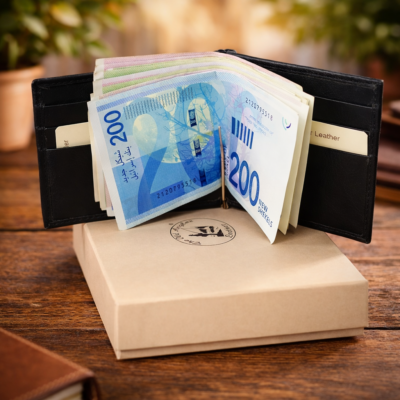 ארנק עור שחור לגבר עם שטרות Old Angler Leather