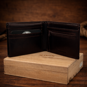 ארנק עור לגבר חום כהה עם קופסת עץ טבעי Rudi